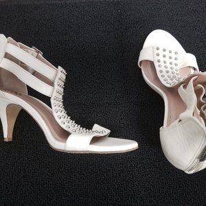 Vince Camuto 7B/37 VC-Minter Leather 3.5 in Heels